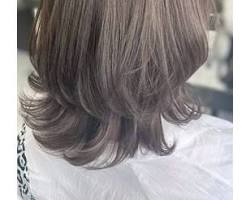 Cカール ヘアスタイル（AI 生成）