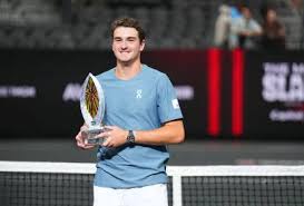 Após título no Rio Open, João Fonseca fatura premiação milionária em torneio-exibição