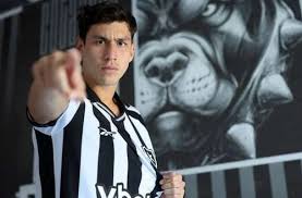 Ferraresi pega dicas com Savarino para triunfar no Botafogo: "Linda oportunidade"