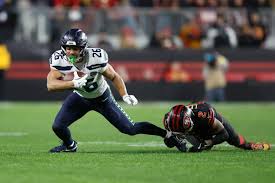 Seahawks' Zach Charbonnet reportedly suffers torn ACL ahead of NFC championship game vs. Rams