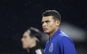 Jornal europeu se encanta por Thiago Silva, após título: 'Não é de desistir'