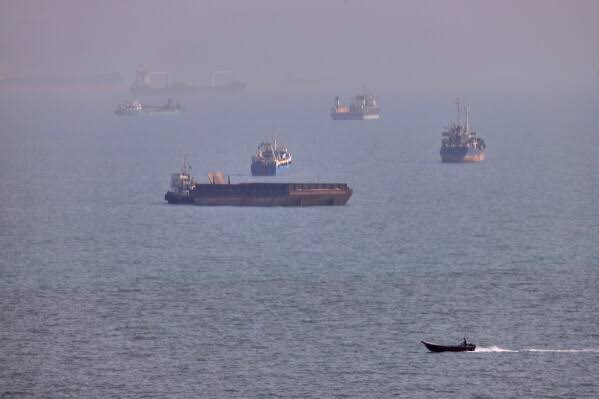 US strikes Iranian rocket launchers on Strait of Hormuz in first military action in weeks; Iran fires ballistic missiles at US bases in Jordan, which intercepts eight
