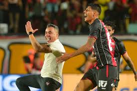 Jair Ventura provoca Athletico-PR depois de goleada do Vitória: "Tem que estudar mais"