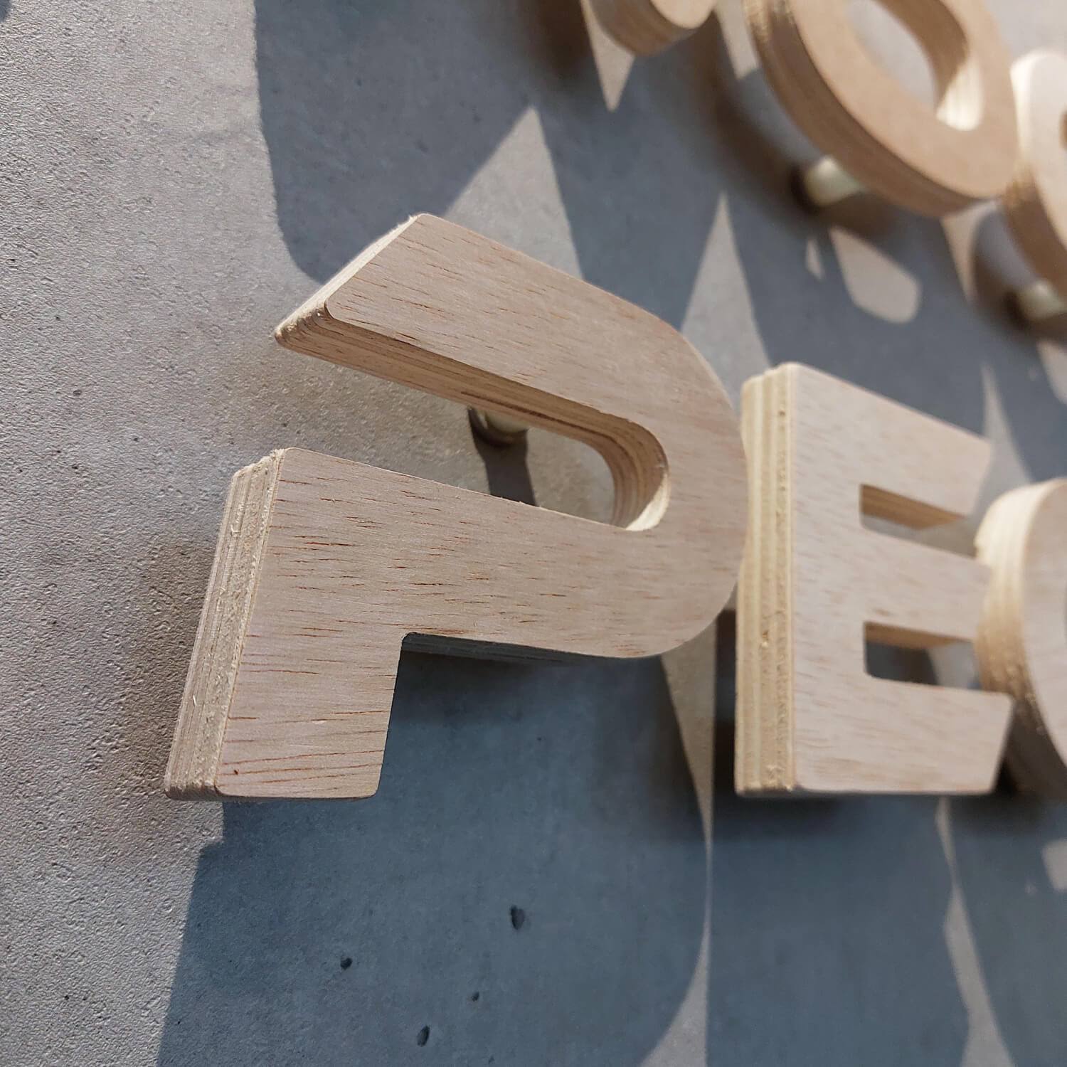 3D Holz Buchstaben Detail