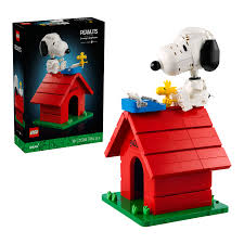 LEGO Snoopy officially revealed with 21368 Peanuts: Snoopy's Doghouse coming June 2026!