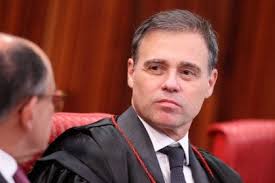 Mendonça revoga tornozeleira de ex-ministro da Previdência do governo Bolsonaro