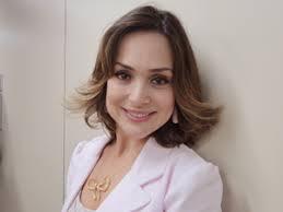 Gabriela Duarte nasceu na cidade de Campinas, São Paulo, no ano de 1974. O primeiro filme que a atriz participou foi “O Cangaceiro Trapalhão” de 1983. - gabriela-duarte