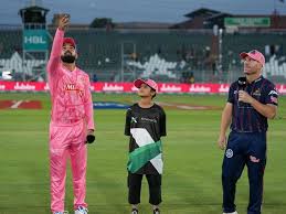 Karachi Kings Bowl First Against Islamabad United in HBL PSL X