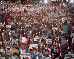 Hình ảnh về protests or candlelight vigils