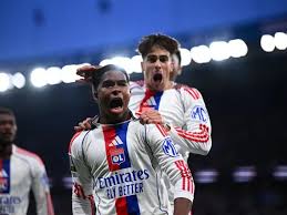 Endrick Scores Early as Lyon Stuns Paris Saint-Germain