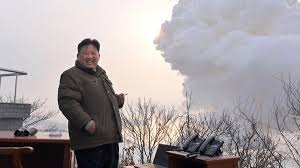 Coreia do Norte lança múltiplos mísseis balísticos; disparo seria resposta a treinamento militar da Coreia do Sul com os EUA