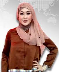 Hasil gambar untuk bugil telanjang NAJWA SHIHAB indonesia presenter tv