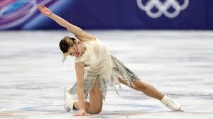 Laufey reacts to Alysa Liu's short program skate