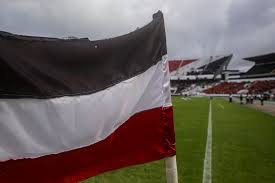Em meio à crise dentro e fora de campo, Santa Cruz reencontra estádio do Arruda com portões fechados