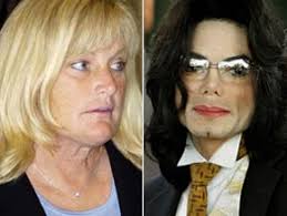 Em entrevista ao tabloide inglês News of the World, Debbie Rowe, mãe de dois dos filhos de Michael Jackson, alega que cantor não é o pai biológico das ... - 0,,21199326-GDH,00