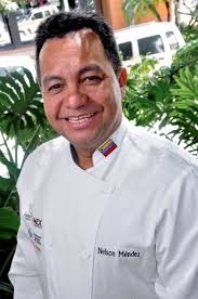 Es el cocinero chamán que mantiene que la selva guarda “una simbología no accesible que tiene que ver con lo mágico”. Nelson Méndez oficia en Biarritz ... - nelson-mendez_