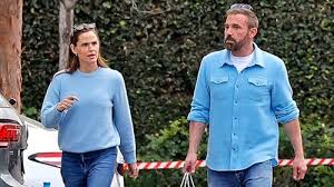 Jennifer Garner & Ben Affleck Are Twinning in Matching Outfits While Grabbing Food Together