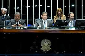 Concurso Senado: Salários Turbinados! PL Aprovado Agita Servidores!