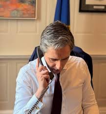 Fine Gael slumps to record low in Opinion Poll