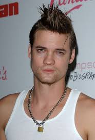 Shane West went for a punk-rock look with an edgy fauxhawk. Fauxhawk. Shane West - Shane%2BWest%2BShort%2BHairstyles%2BFauxhawk%2BZ2eqURw0d2fl