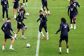 🚨Confirmed XIs: France line up to host Iceland