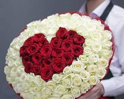 Изображение: Букет из 50 роз в форме сердца
