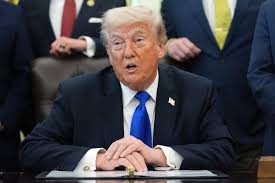 Trump elevará a 25% aranceles sobre autos y camiones de la UE