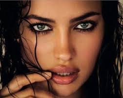 Resultado de imagen para mujeres con ojos grandes y preciosos