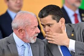 Governo tenta acordo com Alcolumbre para evitar desgaste na segurança e entre evangélicos