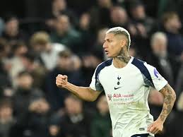 Leeds vs. Crystal Palace: ¿El desafío de las descalzas en el derby?