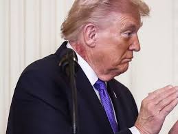 roter fleck an trumps hals