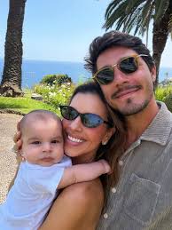 Mariana Rios celebra 41 anos ao lado do filho e marido: 'pessoa mais feliz do mundo'