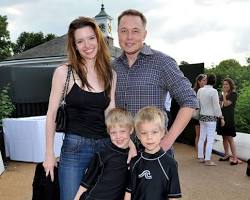 Image of Elon Musk with his children