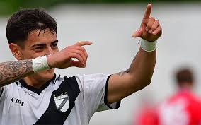 Liverpool empata agónicamente con Racing en el Clausura Uruguayo