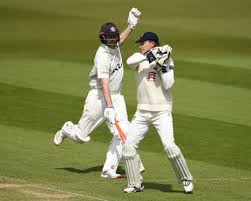 Surrey v Essex, Notts v Warwickshire, and more: county cricket, day three – live