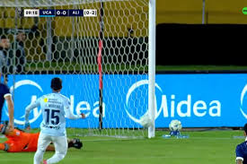¡Bombazo Blanquiazul! ¿Eryc Castillo se Queda en Alianza Lima? - Imagen principal del artículo