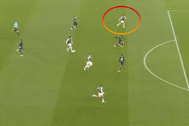 O VAR voltou a ser um tema muito comentado na partida entre Chelsea e Aston Villa.