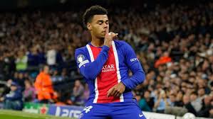 VIDEO. Football - Ligue des champions : Désiré Doué de plus en plus grand - Stade 2 la quotidienne — France TV