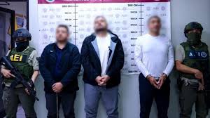 Caen tres policías en BC por desaparición de cuatro hombres