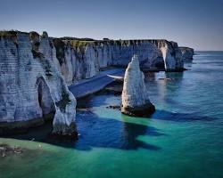 Imagen de los acantilados de Étretat