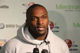 One day after he and his teammates won the NFL&#39;s NFC West division, Seahawks defense star Cliff Avril is at West Seattle Bowl tonight – playing a different ... - bowl1-e1388465238845