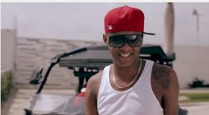 Secreto El Famoso Biberon -   Amaneci Contento (Video Oficial)