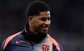 Michael Carrick aprova retorno de Marcus Rashford para o Manchester United após empréstimo ao Barcelona