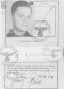 2-е:1945 in US-Gefangenschaft v.l.n.r.: Alfred Naujocks, Viktor Zeischka, ...