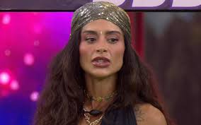 Aline Campos nega ter sido personagem no BBB 26: 'Não tinha máscara'