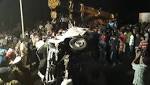 Maharashtra: killed minibus falls into