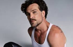 Igor Rickli fala do retorno às novelas da Globo após mais de dez anos e da família com Aline Wirley
