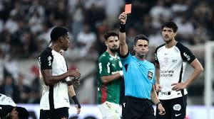 André bem expulso? Flaco poderia levar vermelho por 'repetir' gesto obsceno? Ruel responde polêmicas de Corinthians x Palmeiras