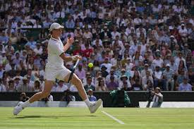 Sinner recupera el ritmo en pista dura antes de demoler a Djokovic en Wimbledon