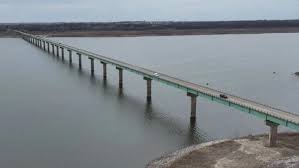 Mile Long Bridge over Saylorville Lake may close Thursday for high winds